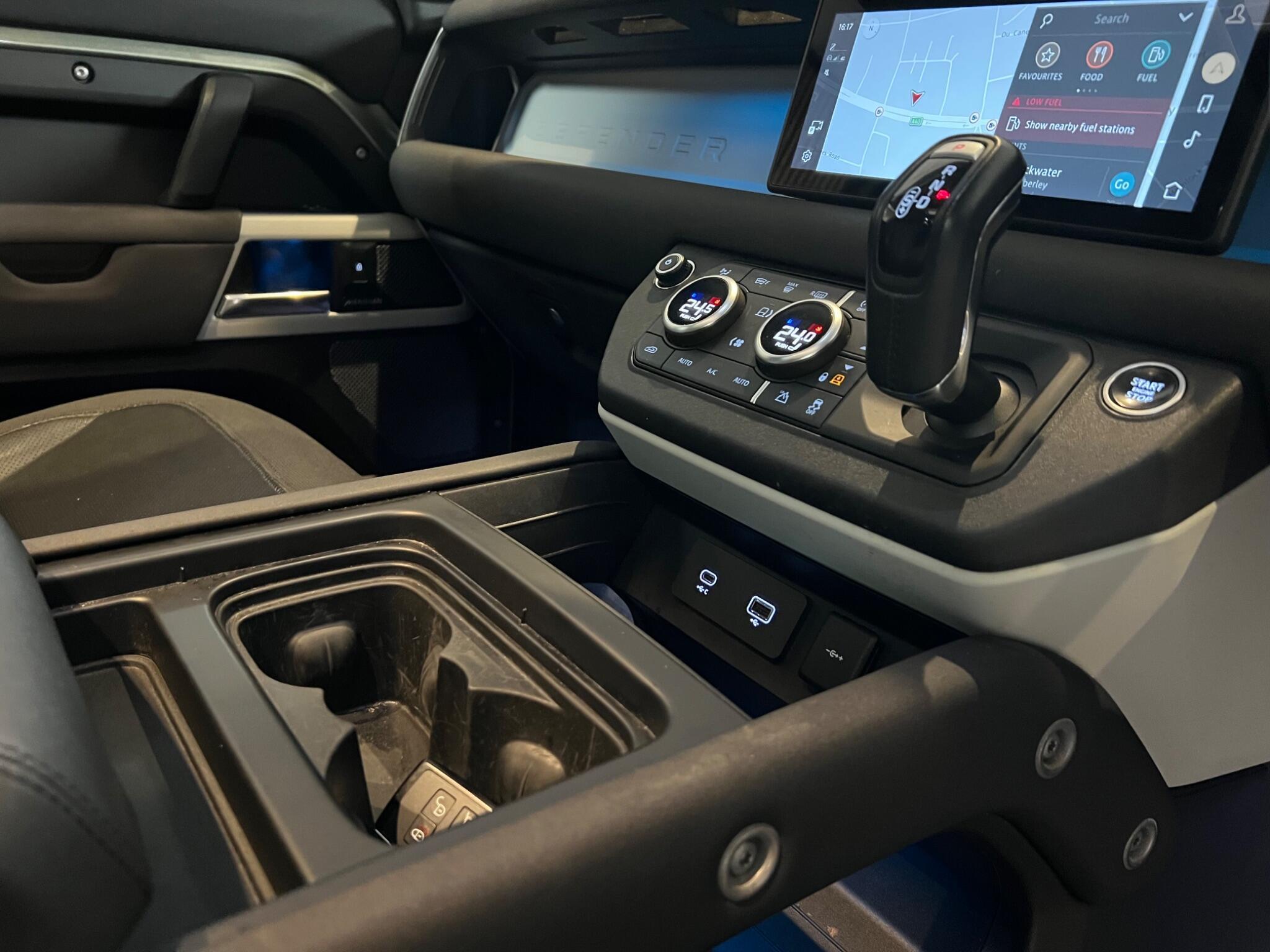 Land Rover Defender 110